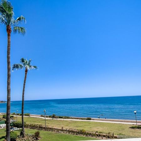 Beach-Line Apartment With 3 Bedrooms In Estepona Exterior photo